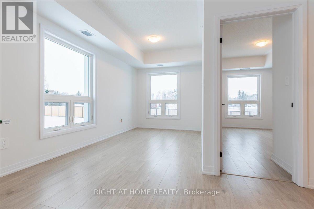 302 - 15 Kneeshaw Drive S, Barrie, Ontario  L9J 0X9 - Photo 13 - S12552128