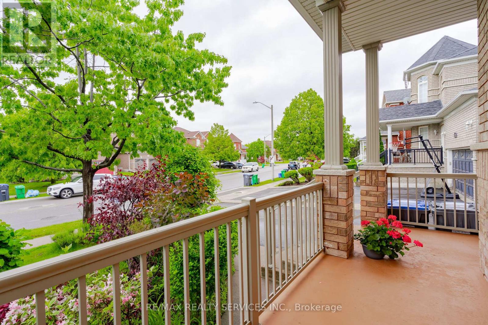 195 Van Scott Drive, Brampton, Ontario  L7A 1V2 - Photo 5 - W12267050