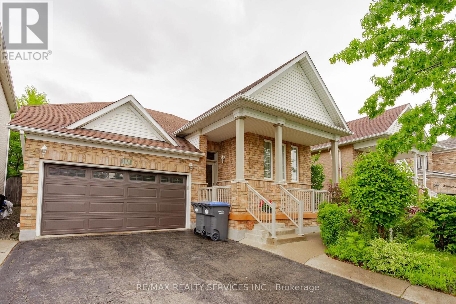 195 Van Scott Drive, Brampton, Ontario  L7A 1V2 - Photo 3 - W12267050