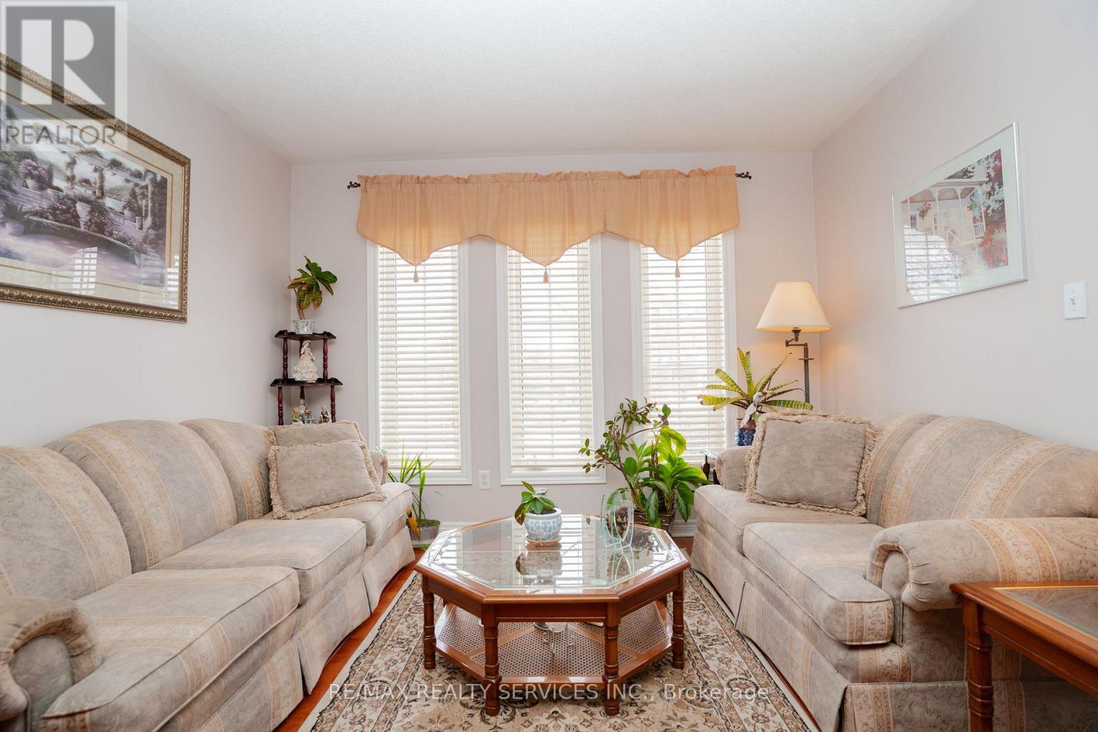 195 Van Scott Drive, Brampton, Ontario  L7A 1V2 - Photo 11 - W12267050