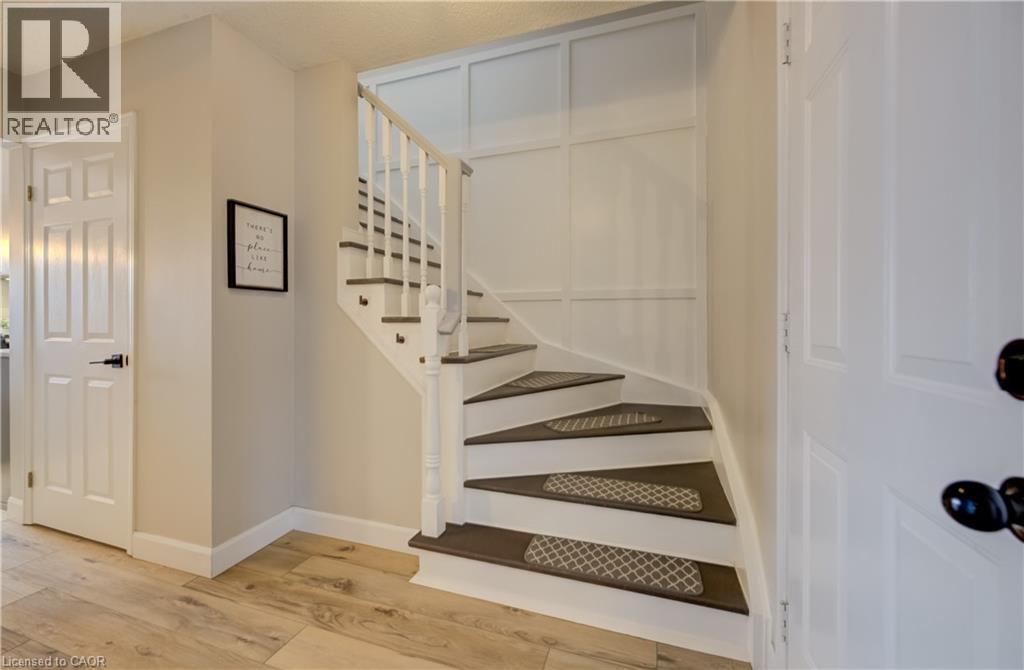 349 Bushview Crescent, Waterloo, Ontario N2V 2A6 - Photo 3 - 40803778