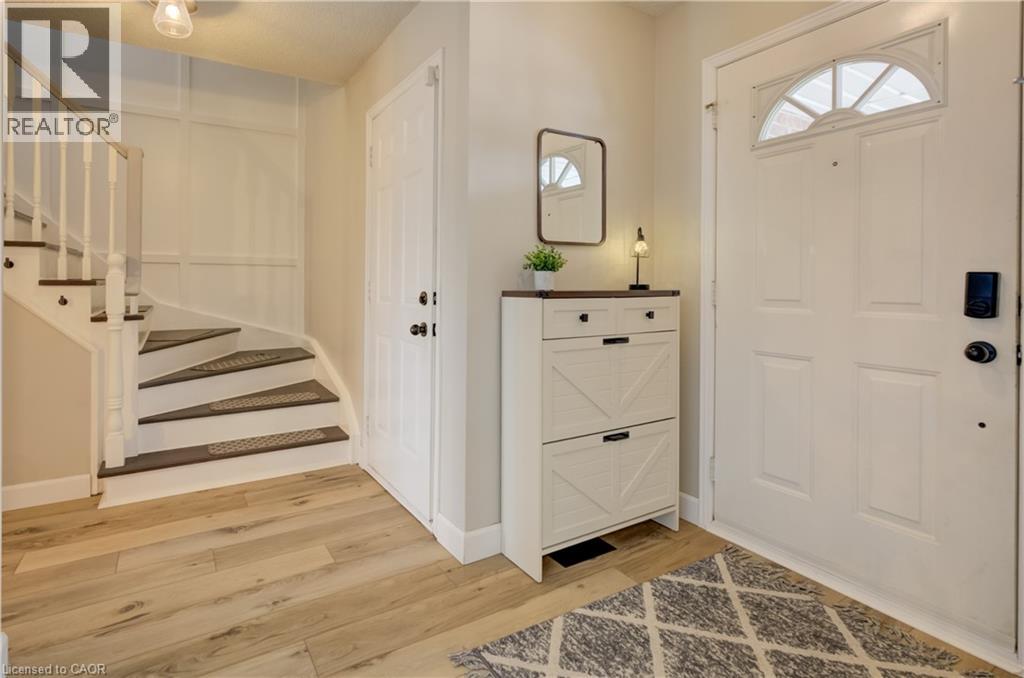 349 Bushview Crescent, Waterloo, Ontario N2V 2A6 - Photo 5 - 40803778