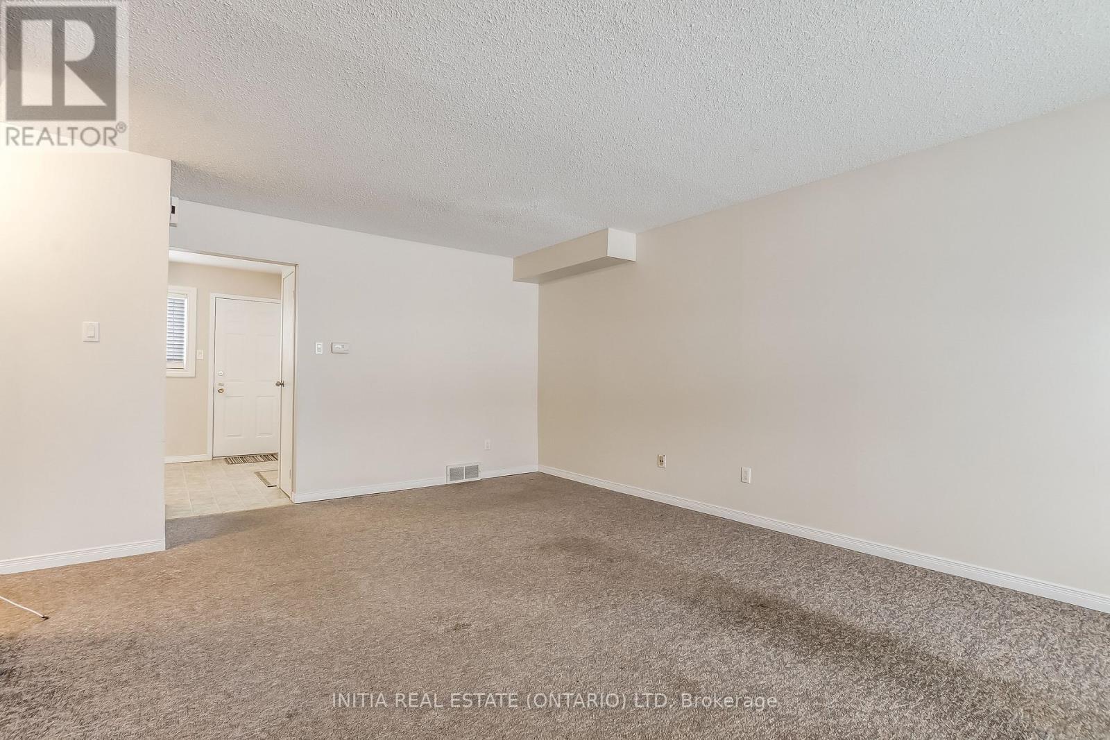 62 - 320 Westminster Avenue, London South, Ontario  N6C 5H5 - Photo 3 - X12814184