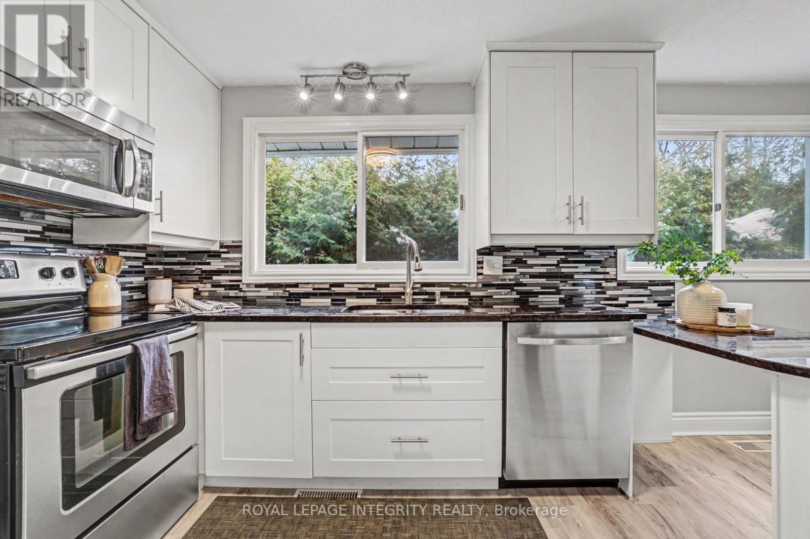 185 Withrow Avenue, Ottawa, Ontario K2G 3N6 - Photo 12 - X12814210