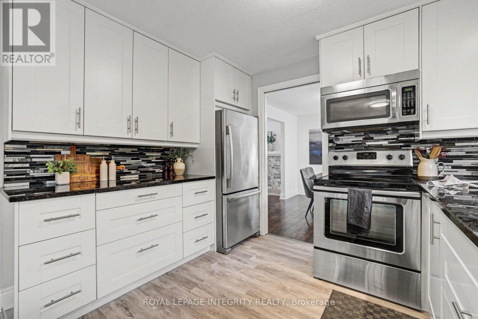 185 Withrow Avenue, Ottawa, Ontario K2G 3N6 - Photo 13 - X12814210