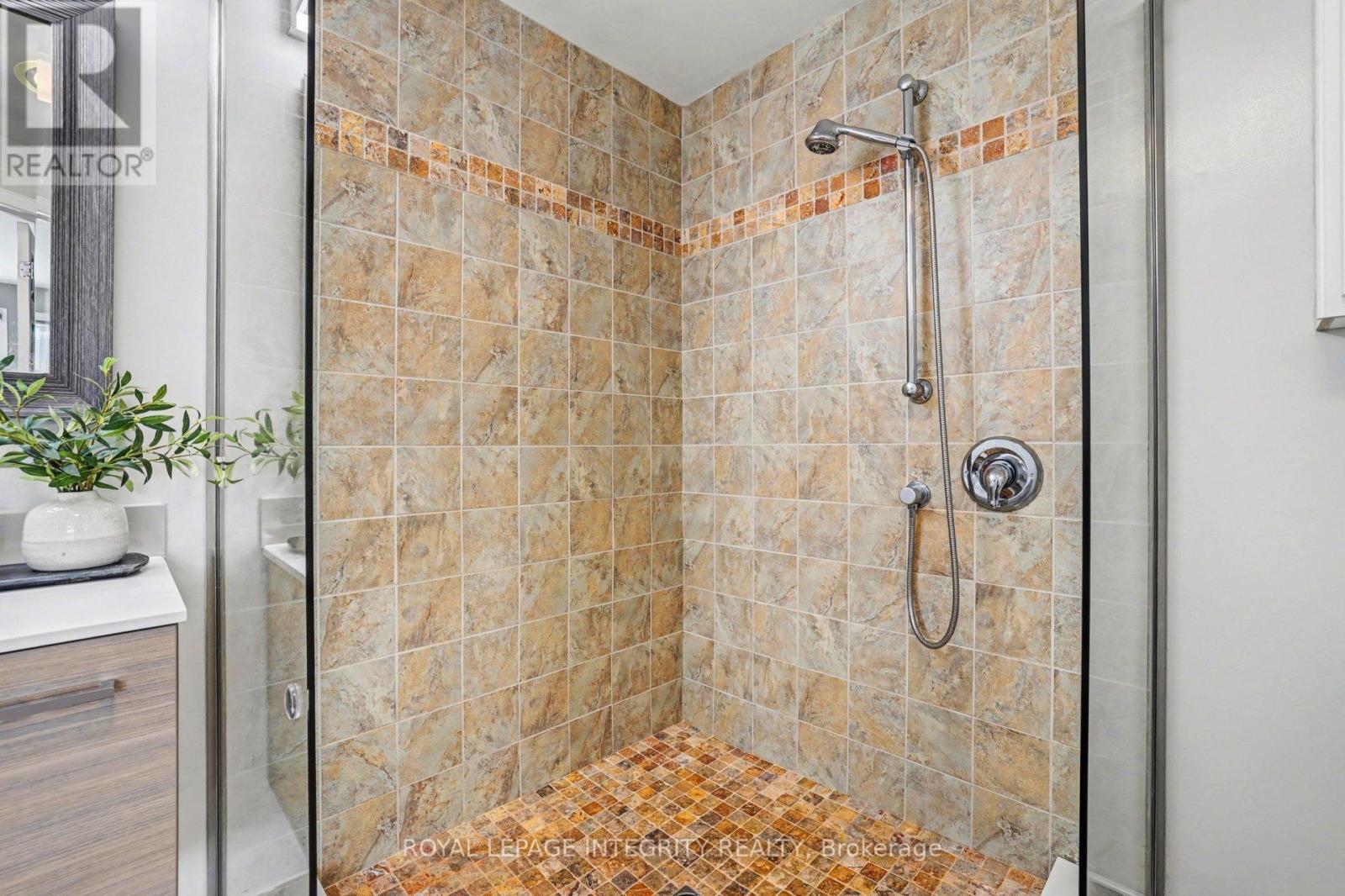 185 Withrow Avenue, Ottawa, Ontario K2G 3N6 - Photo 23 - X12814210