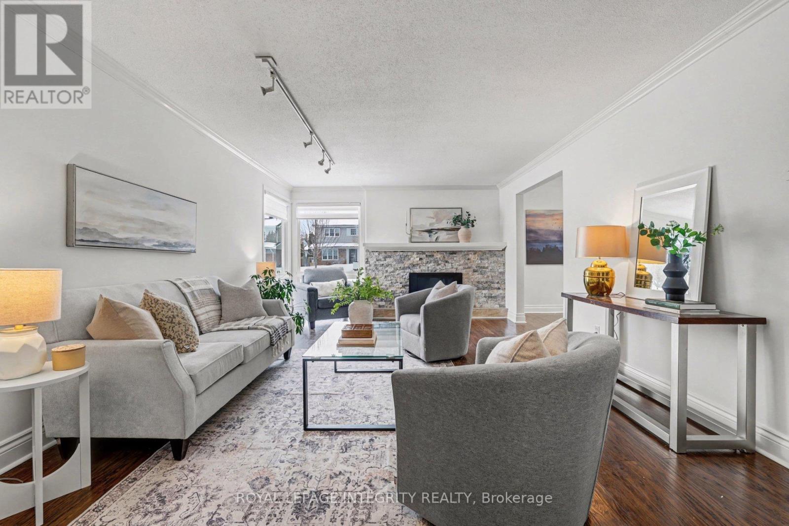 185 Withrow Avenue, Ottawa, Ontario K2G 3N6 - Photo 4 - X12814210