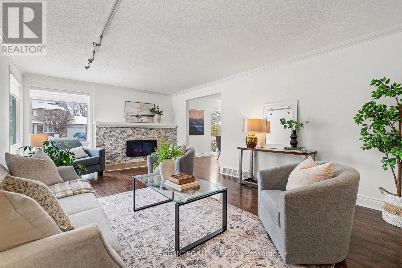 185 Withrow Avenue, Ottawa, Ontario K2G 3N6 - Photo 5 - X12814210