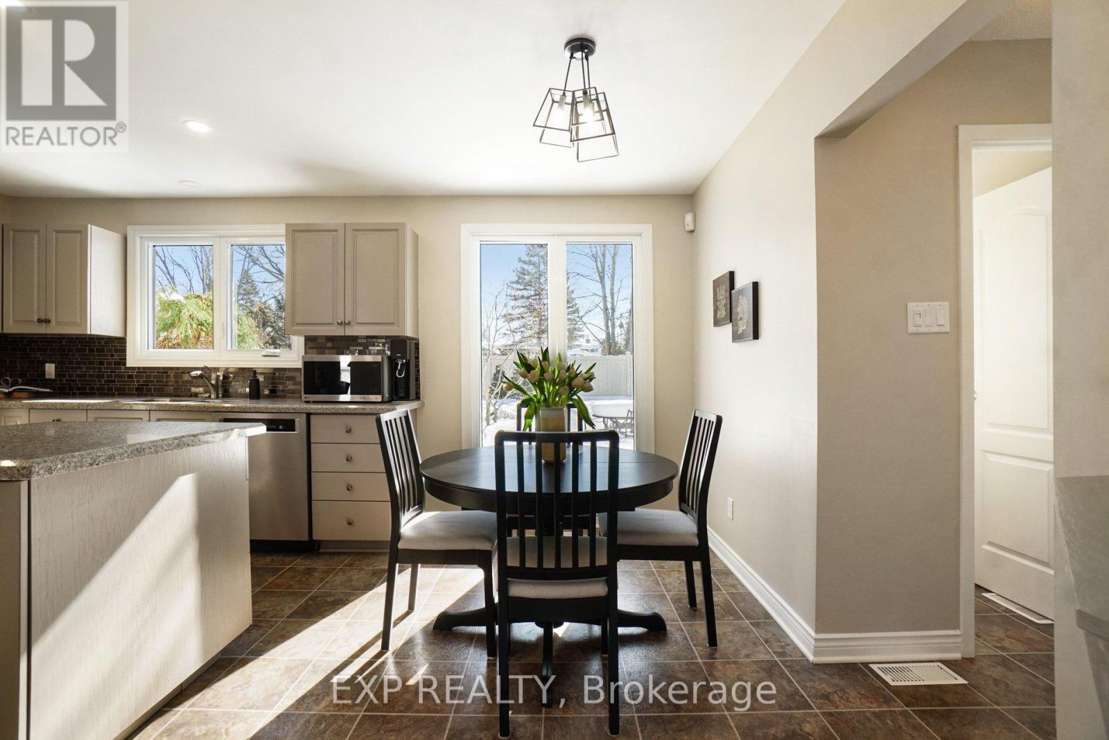 24 Woodburn Drive, Ottawa, Ontario  K1B 3A7 - Photo 13 - X12814212