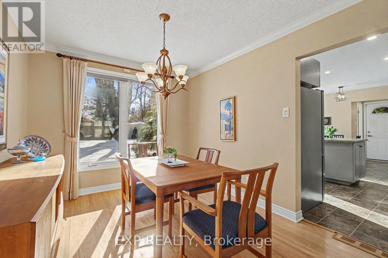 24 Woodburn Drive, Ottawa, Ontario  K1B 3A7 - Photo 14 - X12814212