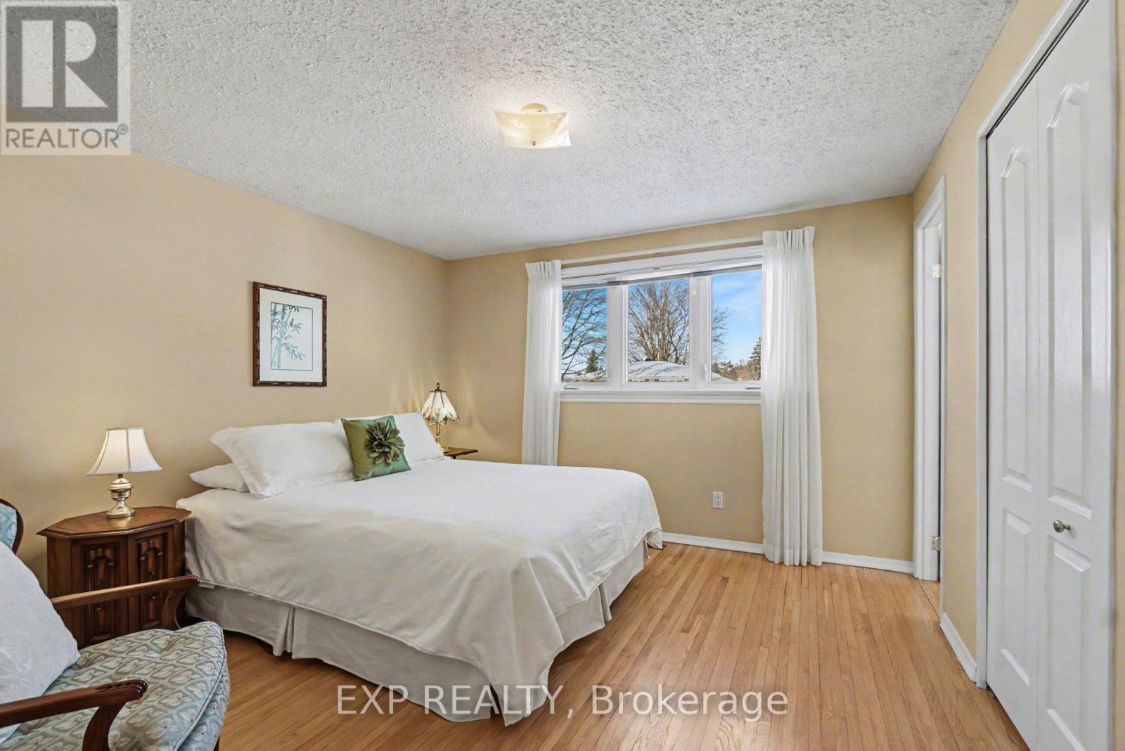 24 Woodburn Drive, Ottawa, Ontario  K1B 3A7 - Photo 20 - X12814212