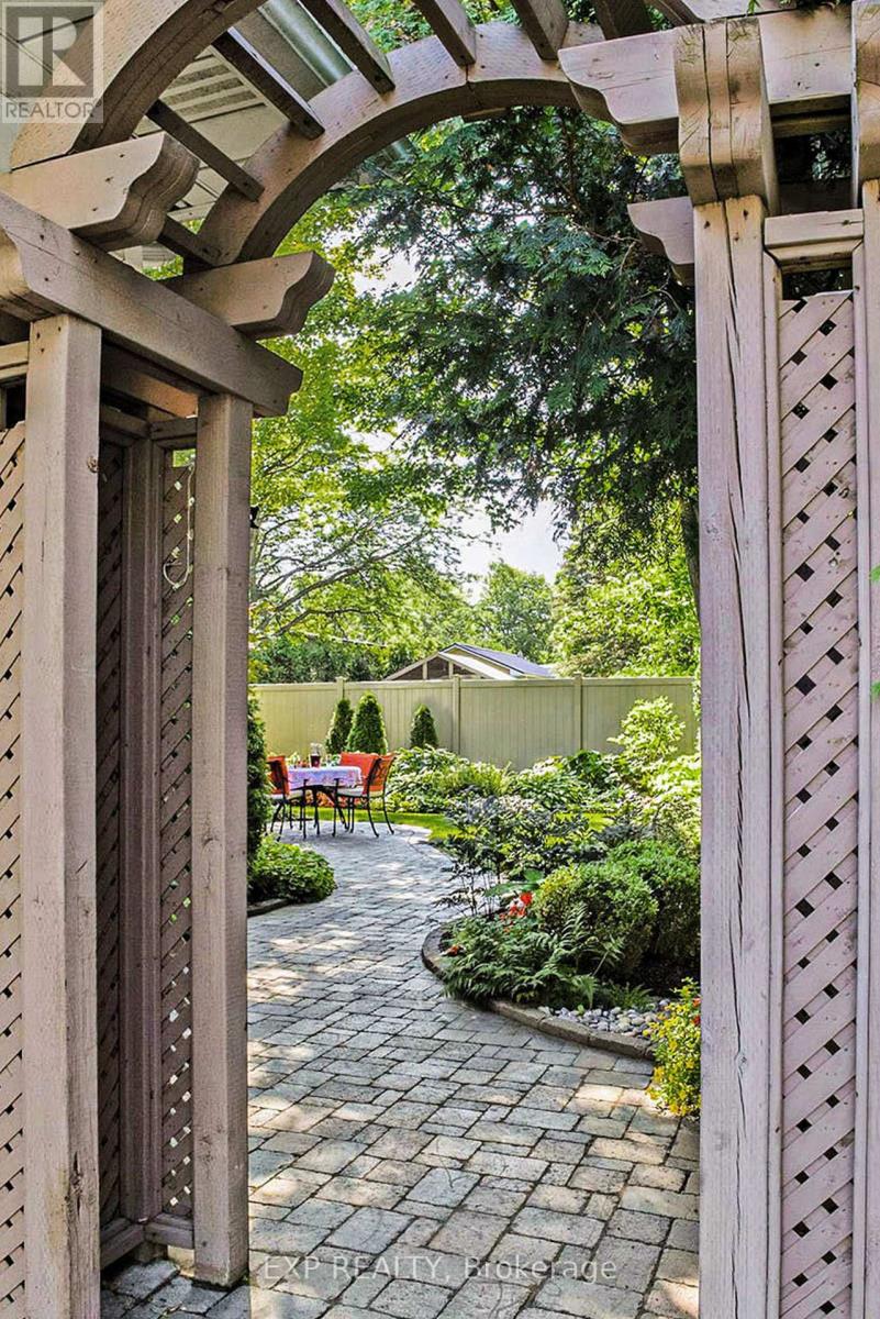 24 Woodburn Drive, Ottawa, Ontario  K1B 3A7 - Photo 40 - X12814212