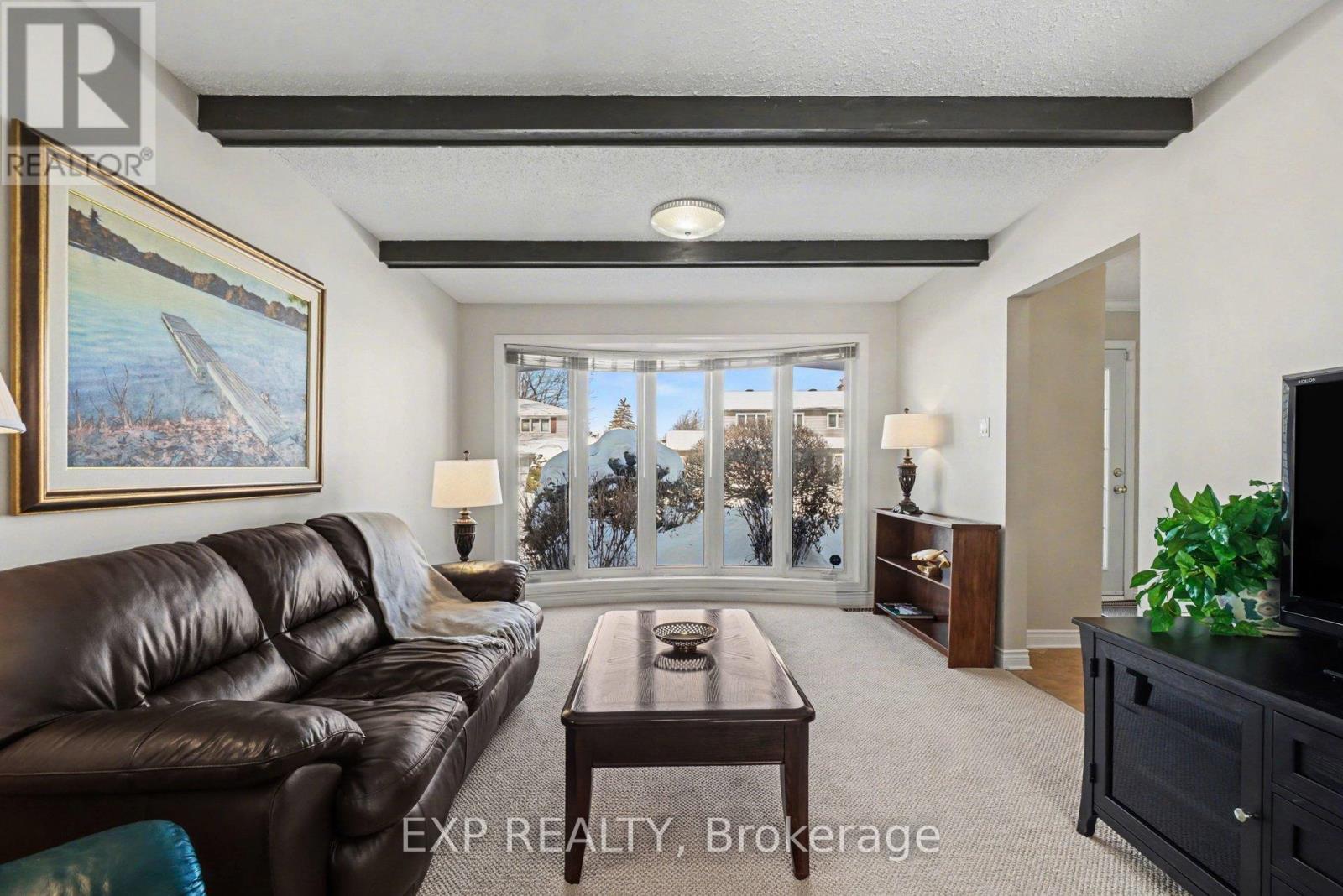 24 Woodburn Drive, Ottawa, Ontario  K1B 3A7 - Photo 8 - X12814212