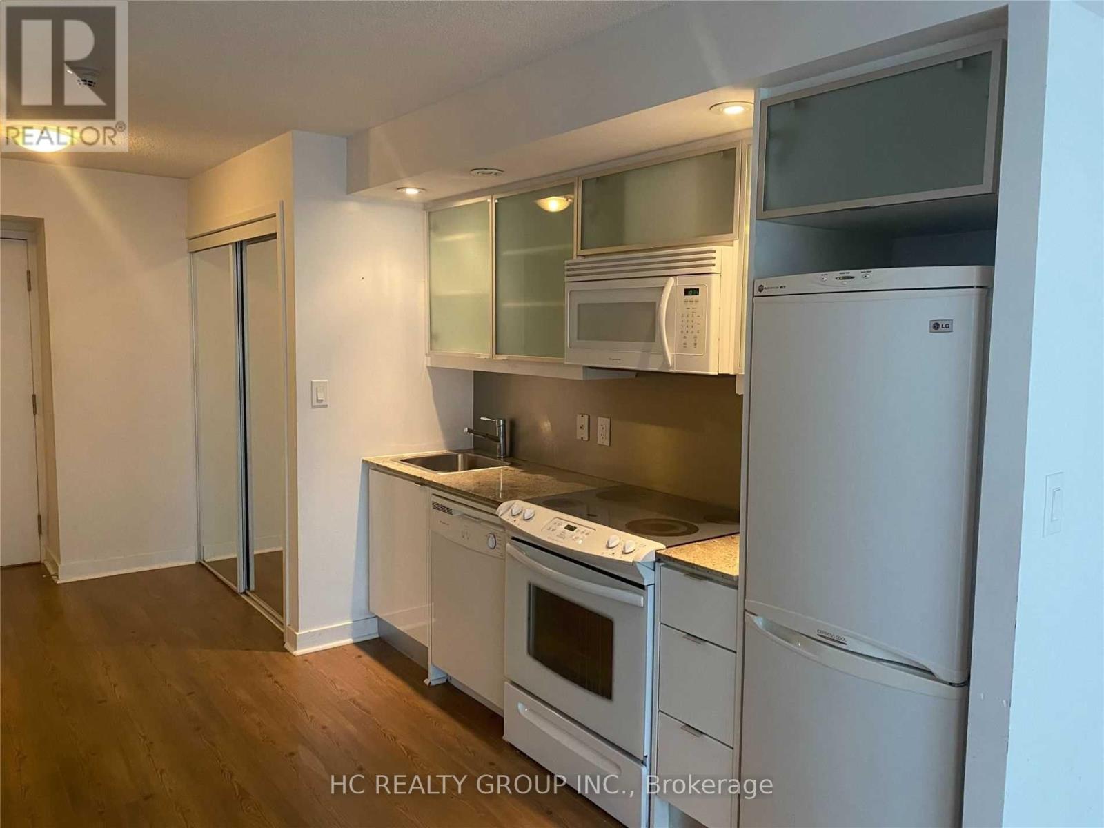 505 - 25 Telegram Mews, Toronto (Waterfront Communities), Ontario  M5V 3Z1 - Photo 5 - C12814136