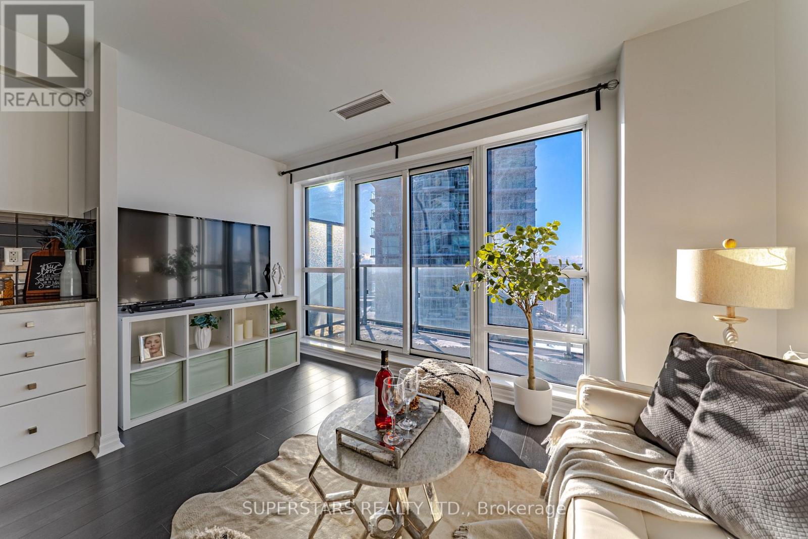 2211 - 2015 Sheppard Avenue E, Toronto, Ontario  M2J 0B3 - Photo 3 - C12814142