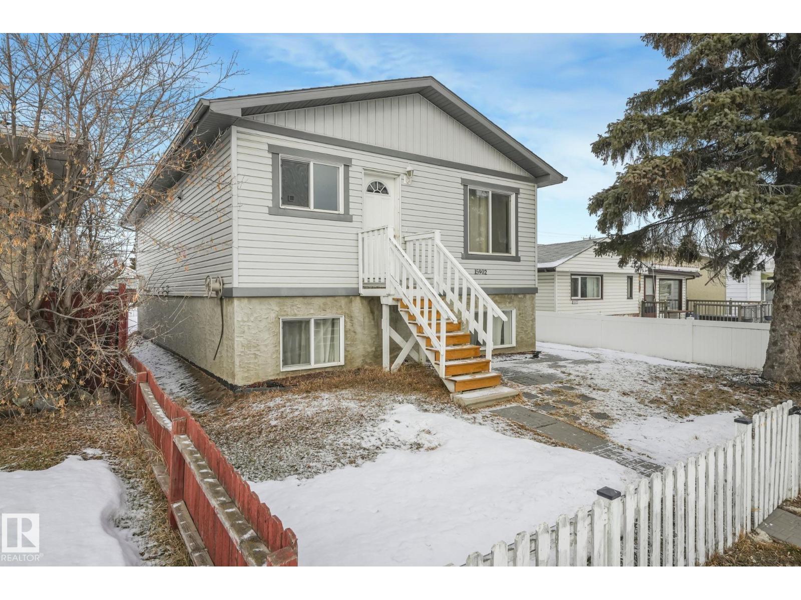 15902 100 Av Nw, Edmonton, Alberta  T5P 0L2 - Photo 2 - E4474146