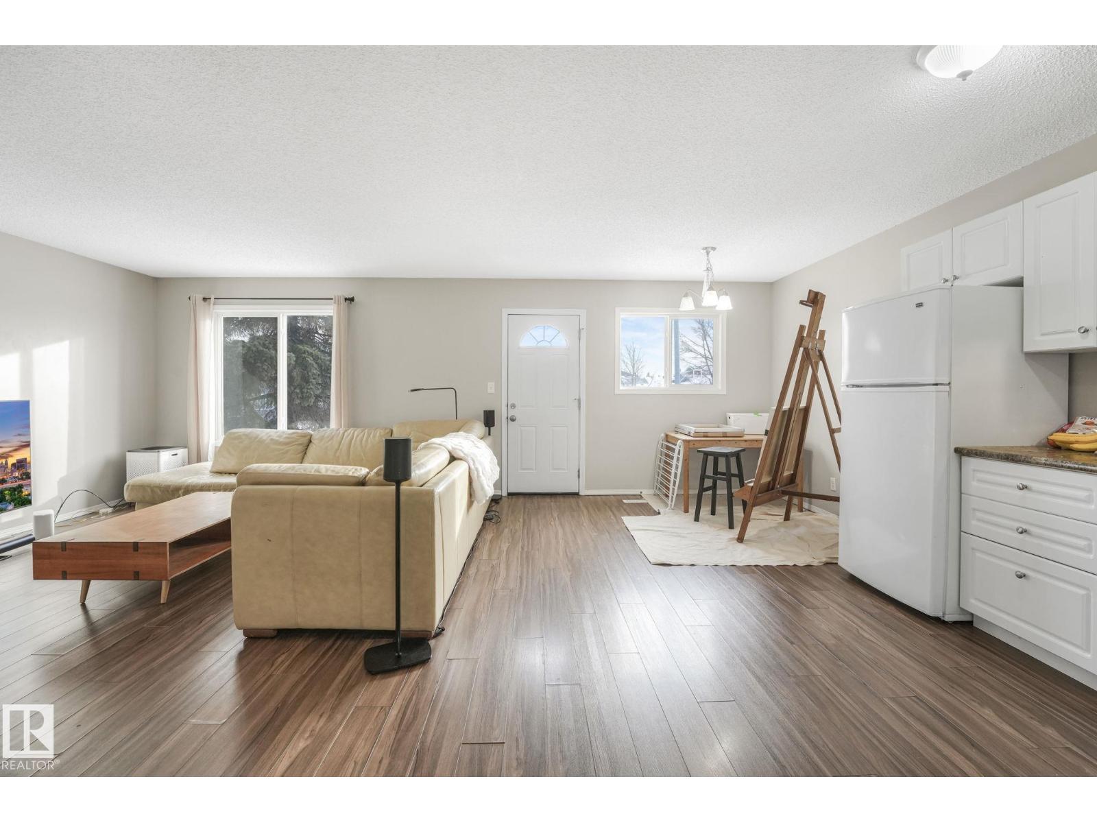 15902 100 Av Nw, Edmonton, Alberta  T5P 0L2 - Photo 5 - E4474146