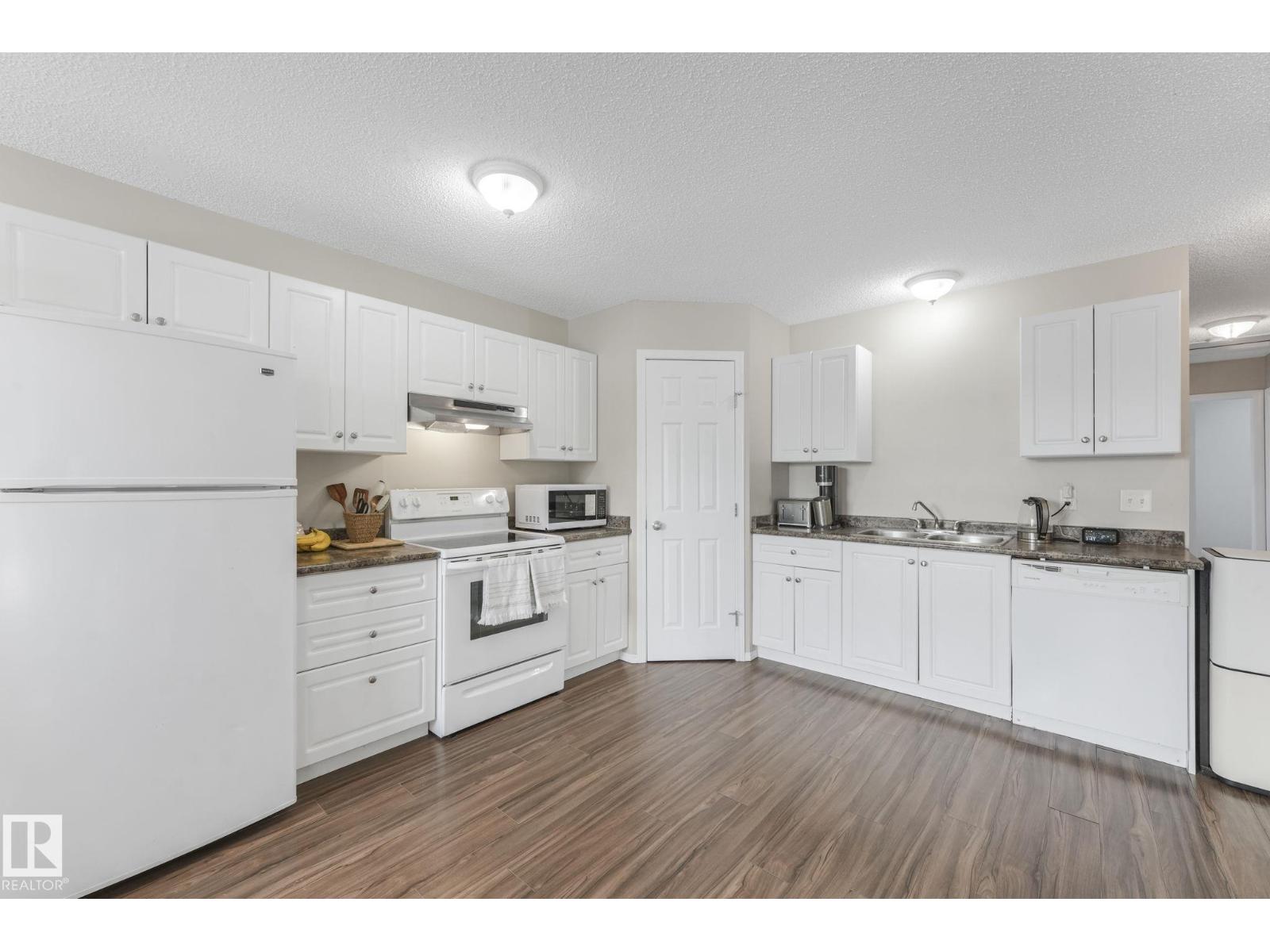 15902 100 Av Nw, Edmonton, Alberta  T5P 0L2 - Photo 10 - E4474146