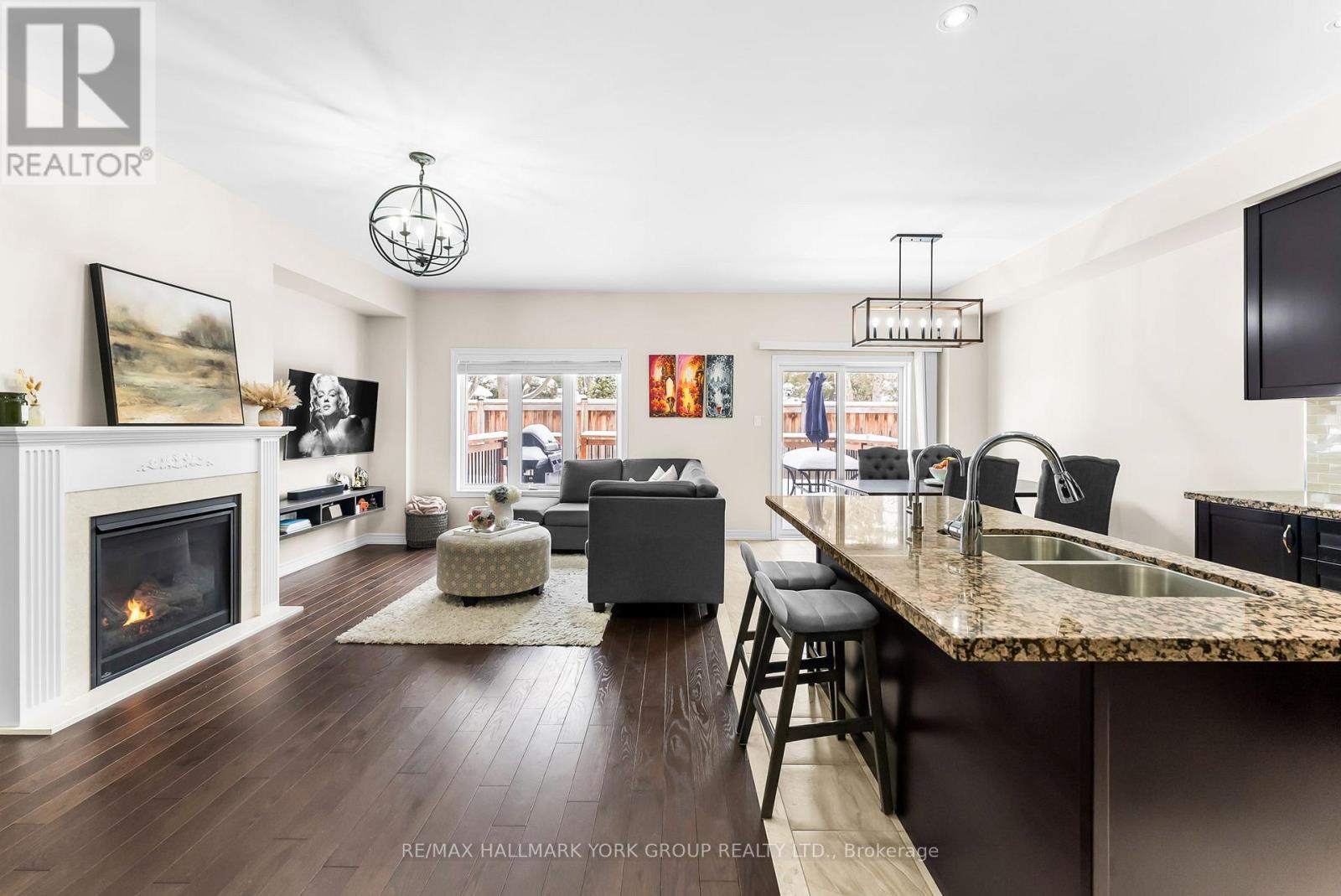 13 Charmuse Lane, East Gwillimbury, Ontario  L9N 1K9 - Photo 3 - N12814188