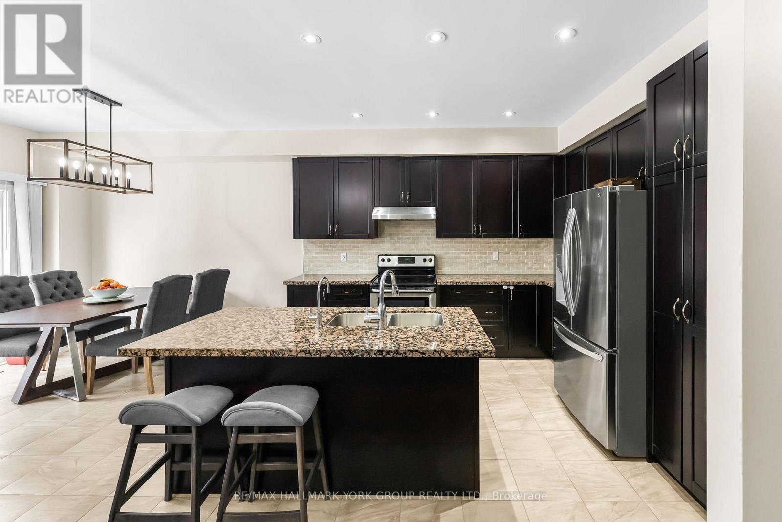 13 Charmuse Lane, East Gwillimbury, Ontario  L9N 1K9 - Photo 9 - N12814188