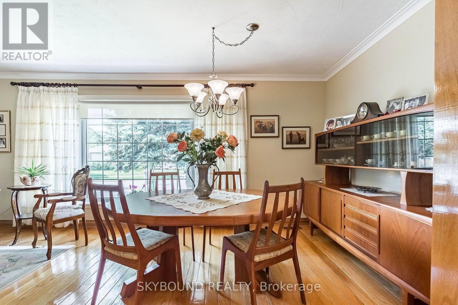 33 Bradstock Road S, Toronto (Humbermede), Ontario  M9M 1M9 - Photo 15 - W12814134