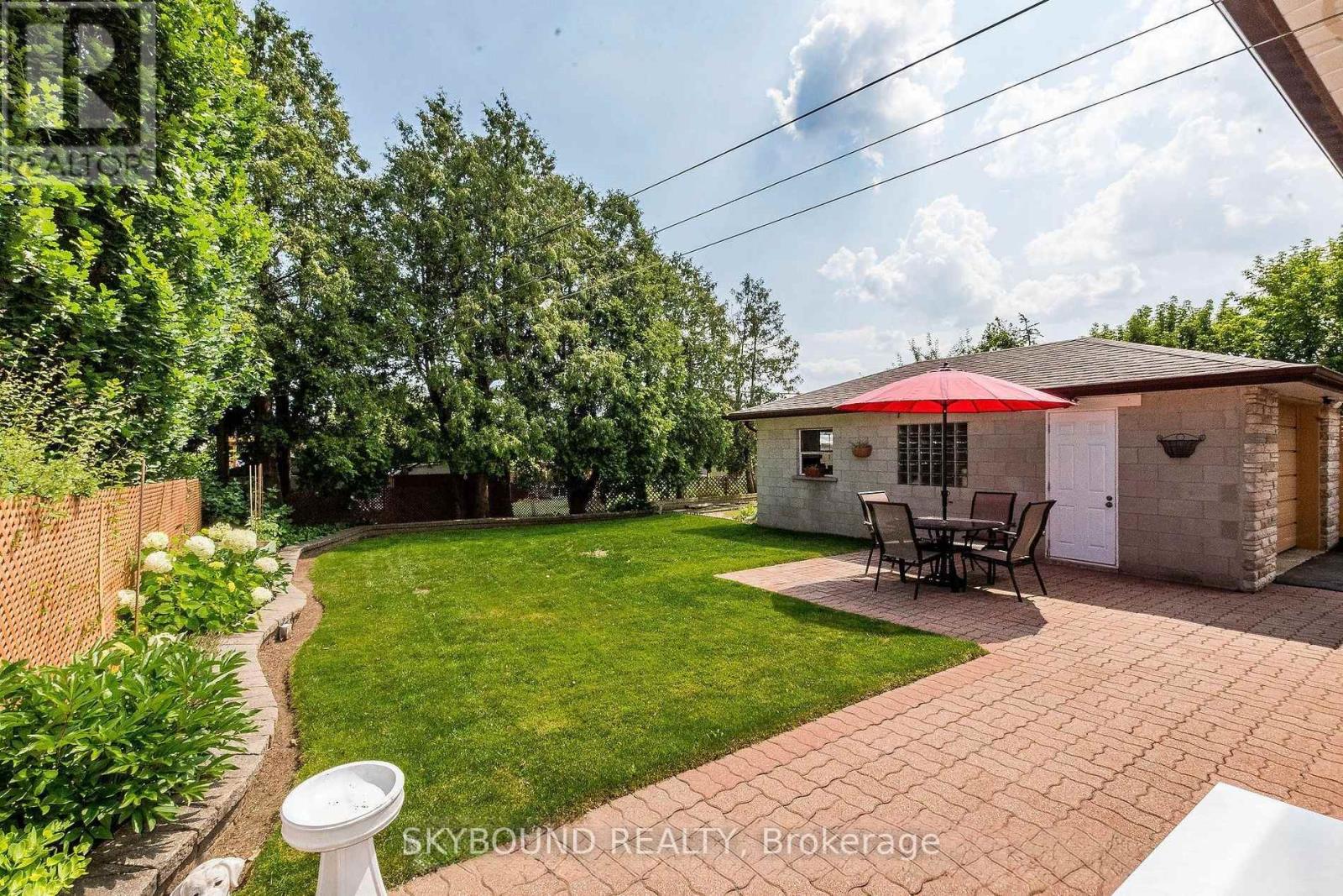 33 Bradstock Road S, Toronto (Humbermede), Ontario  M9M 1M9 - Photo 21 - W12814134