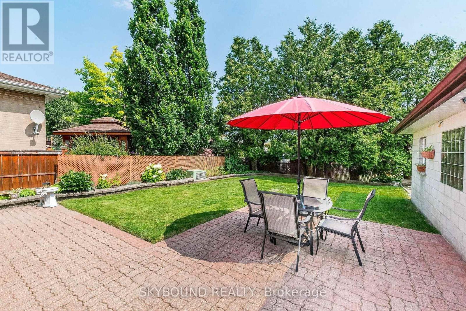 33 Bradstock Road S, Toronto (Humbermede), Ontario  M9M 1M9 - Photo 23 - W12814134