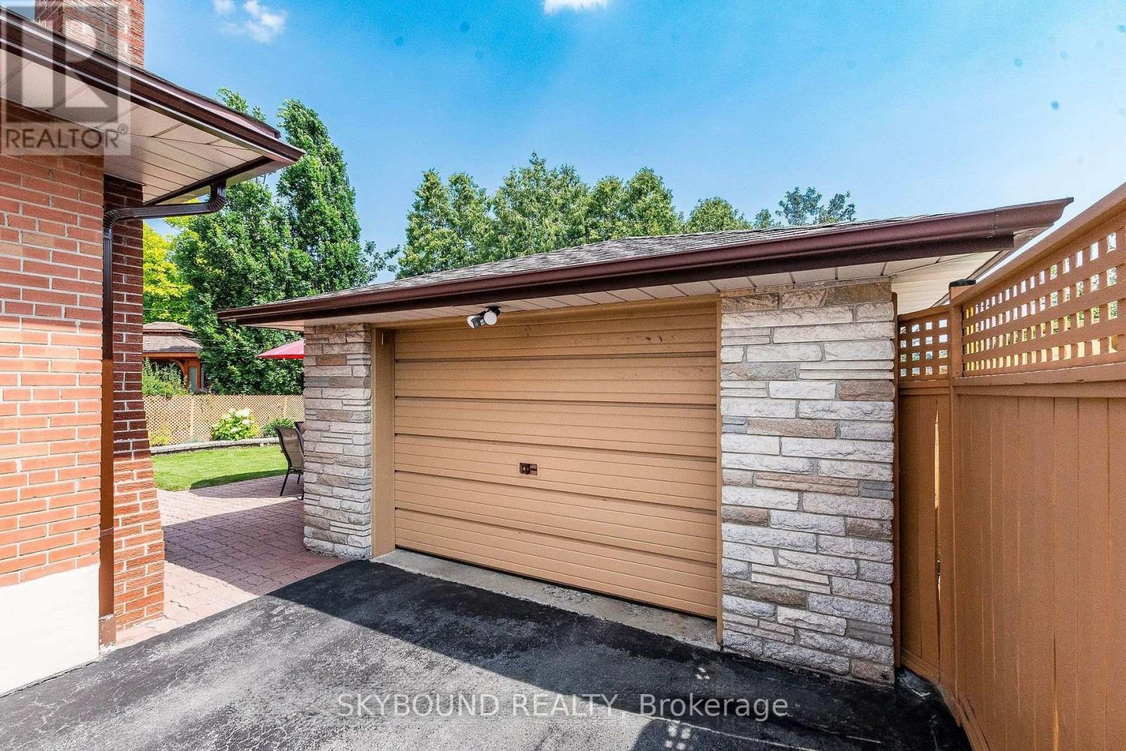 33 Bradstock Road S, Toronto (Humbermede), Ontario  M9M 1M9 - Photo 24 - W12814134