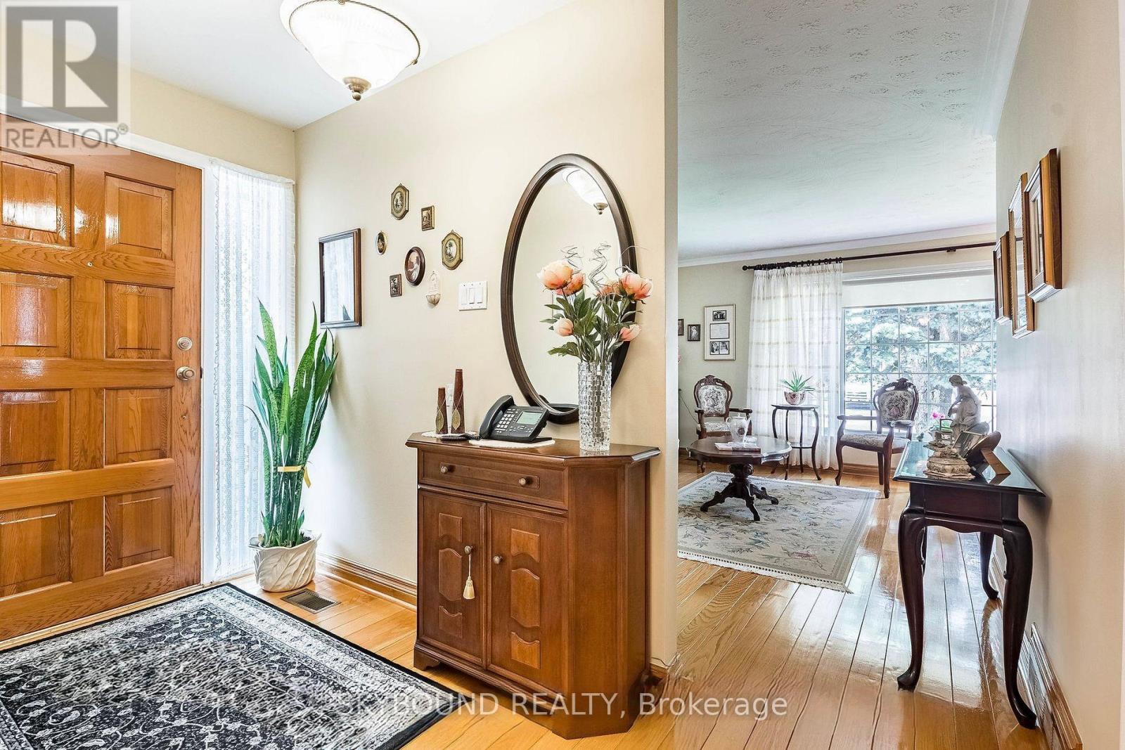 33 Bradstock Road S, Toronto (Humbermede), Ontario  M9M 1M9 - Photo 8 - W12814134