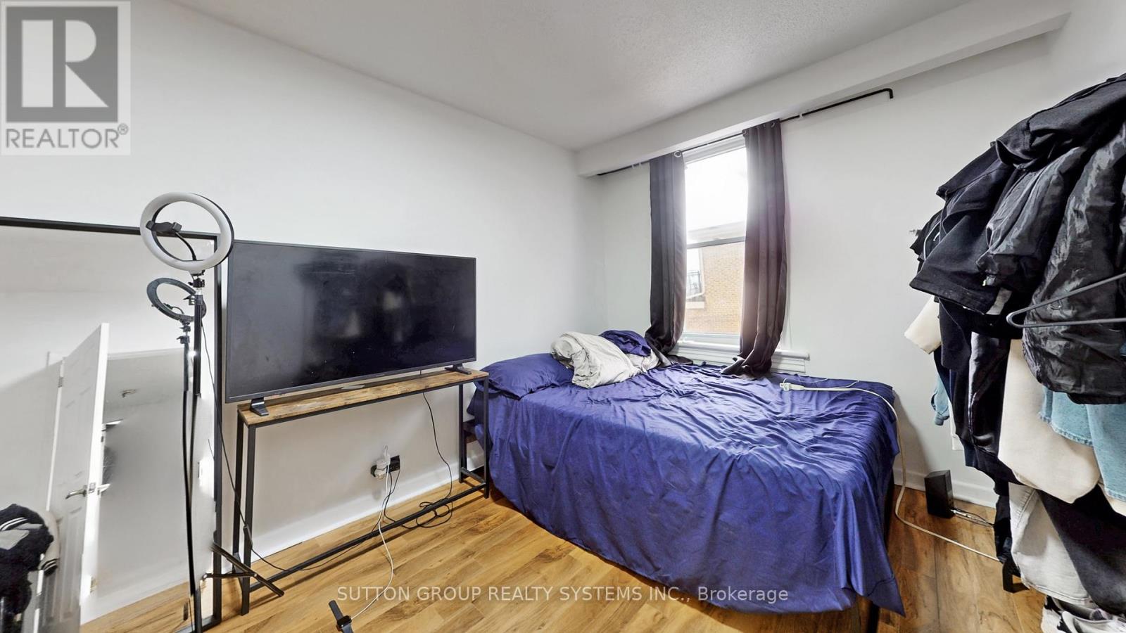 337 Perth Avenue, Toronto, Ontario  M6P 3X9 - Photo 11 - W12814166