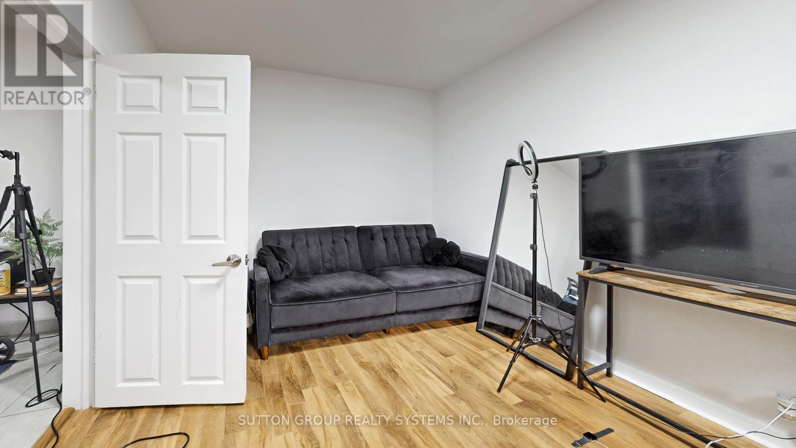 337 Perth Avenue, Toronto, Ontario  M6P 3X9 - Photo 12 - W12814166