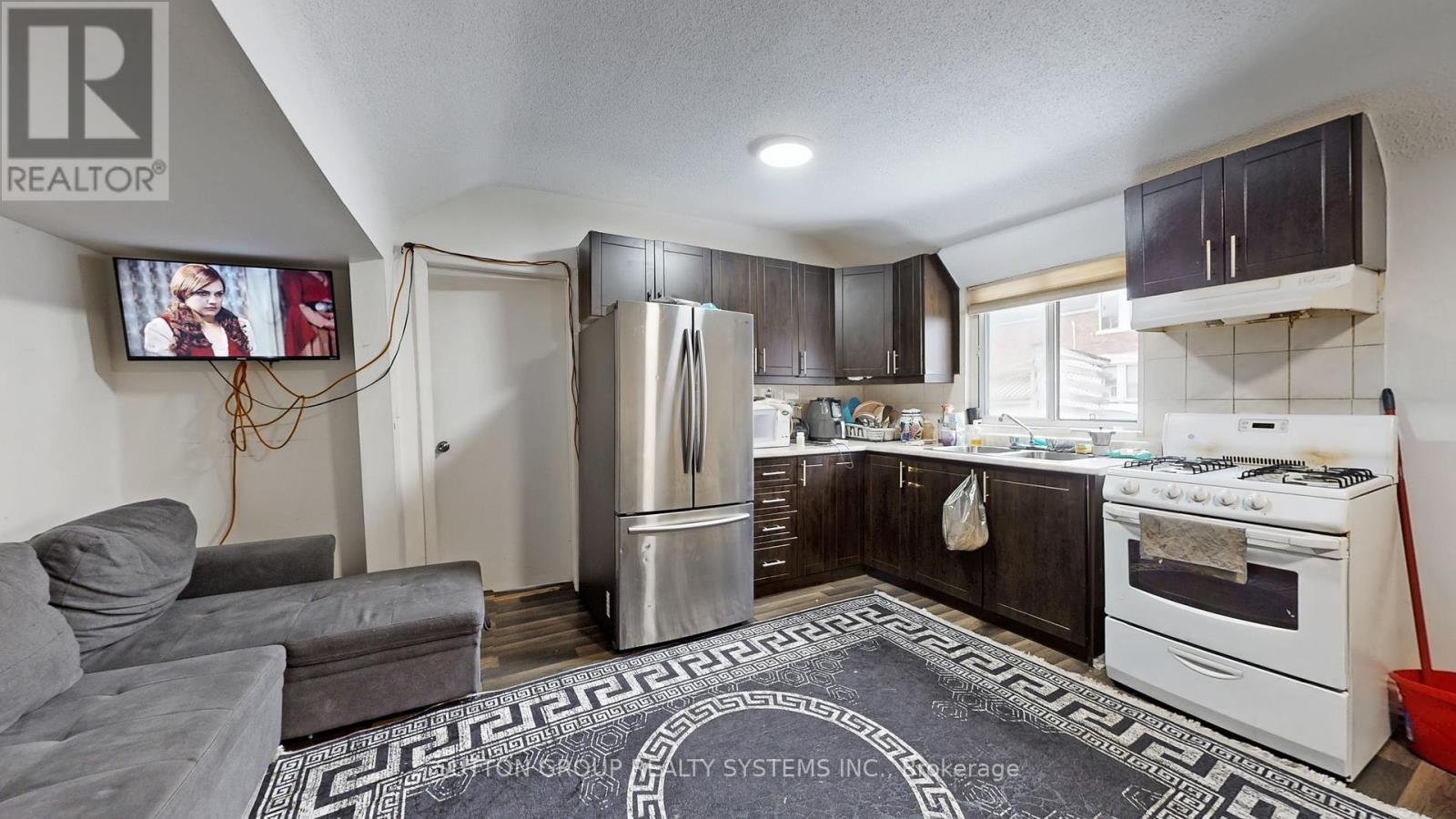 337 Perth Avenue, Toronto, Ontario  M6P 3X9 - Photo 14 - W12814166