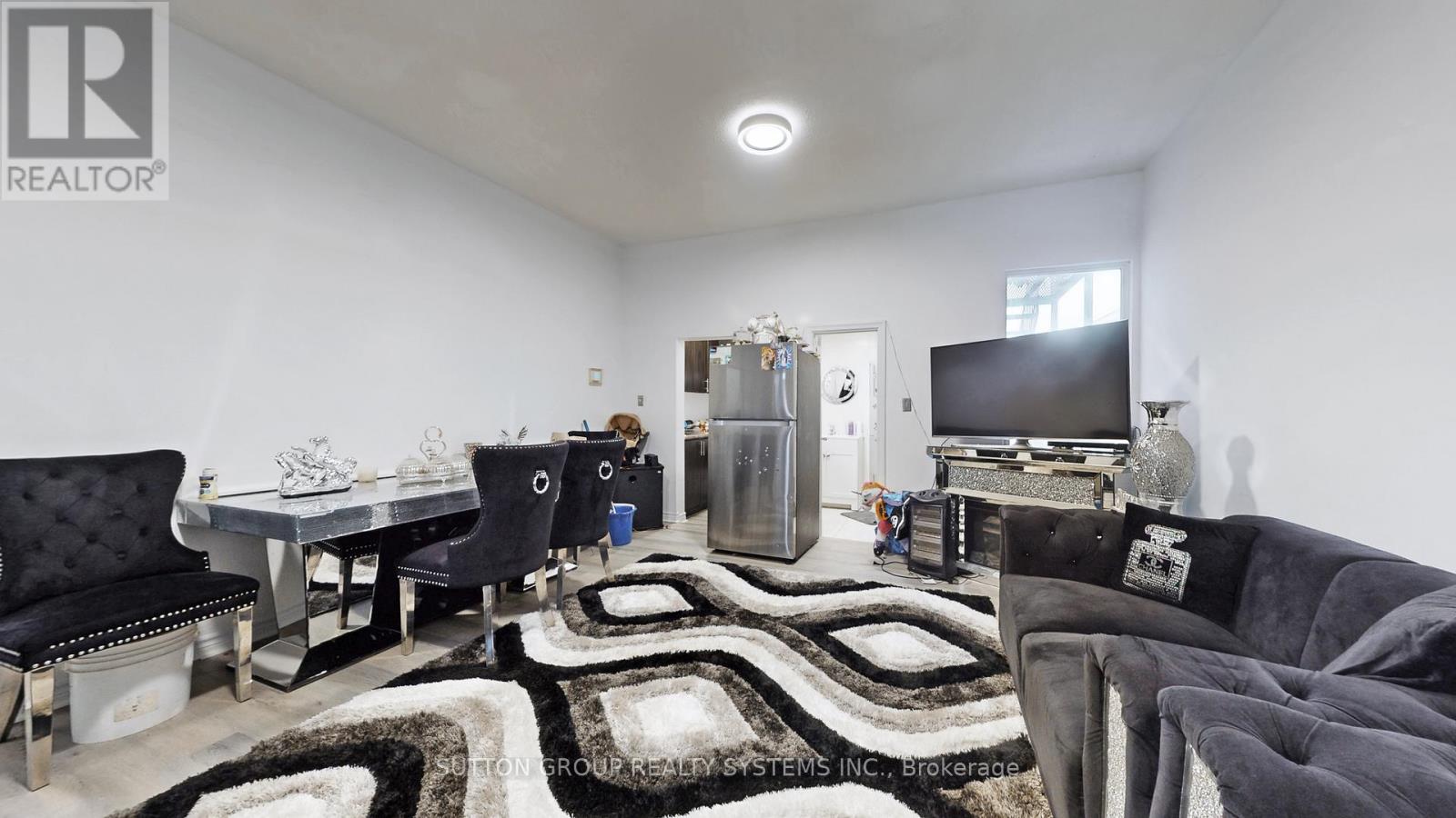 337 Perth Avenue, Toronto, Ontario  M6P 3X9 - Photo 15 - W12814166