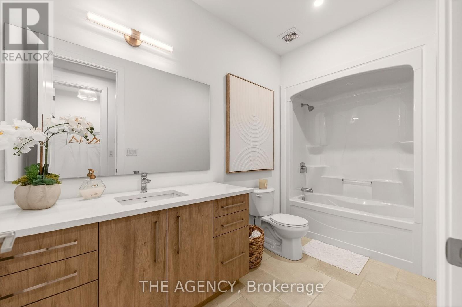 70f - 574 Seneca Drive, Fort Erie, Ontario  L2A 1C2 - Photo 15 - X12814152