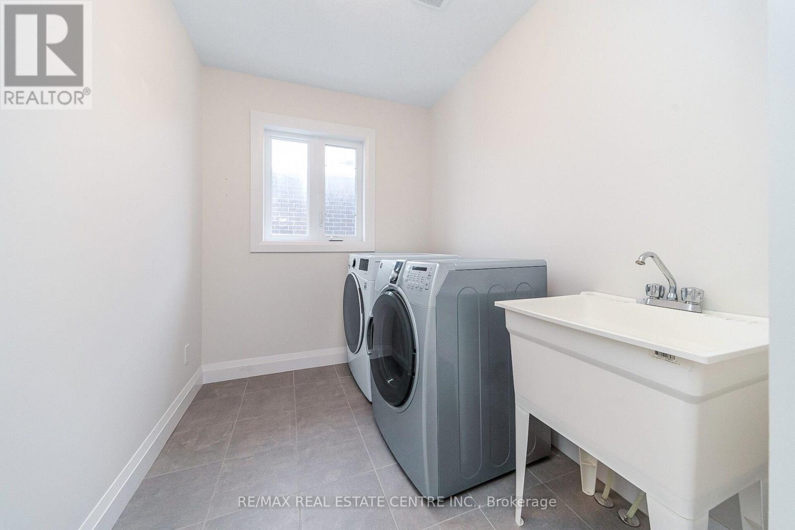 223 Otterbein Road, Kitchener, Ontario  N2B 0A8 - Photo 25 - X12814158