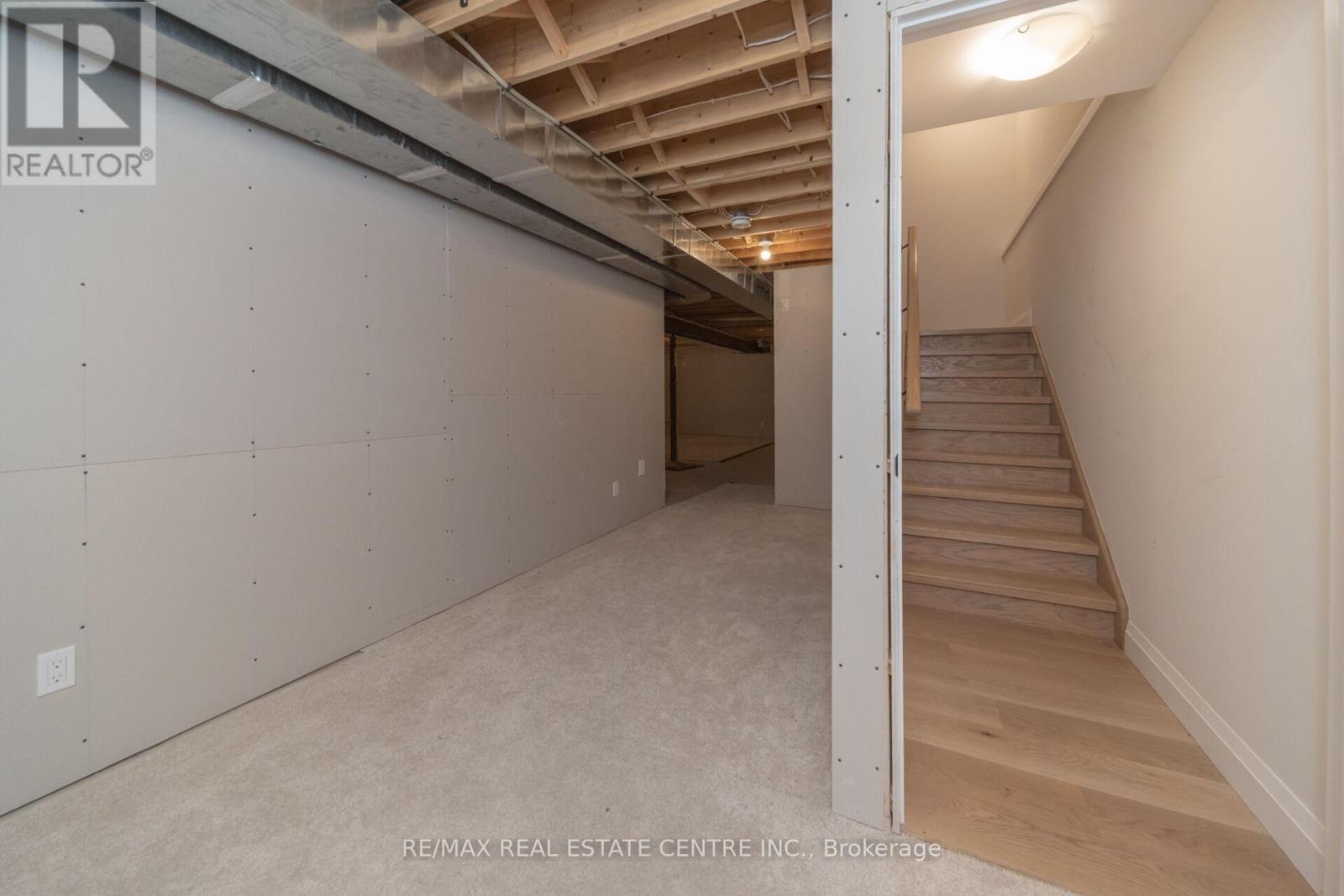 223 Otterbein Road, Kitchener, Ontario  N2B 0A8 - Photo 27 - X12814158