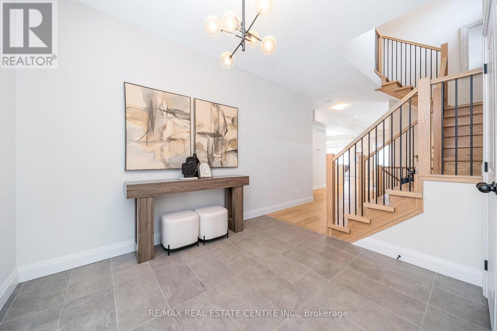 223 Otterbein Road, Kitchener, Ontario  N2B 0A8 - Photo 4 - X12814158