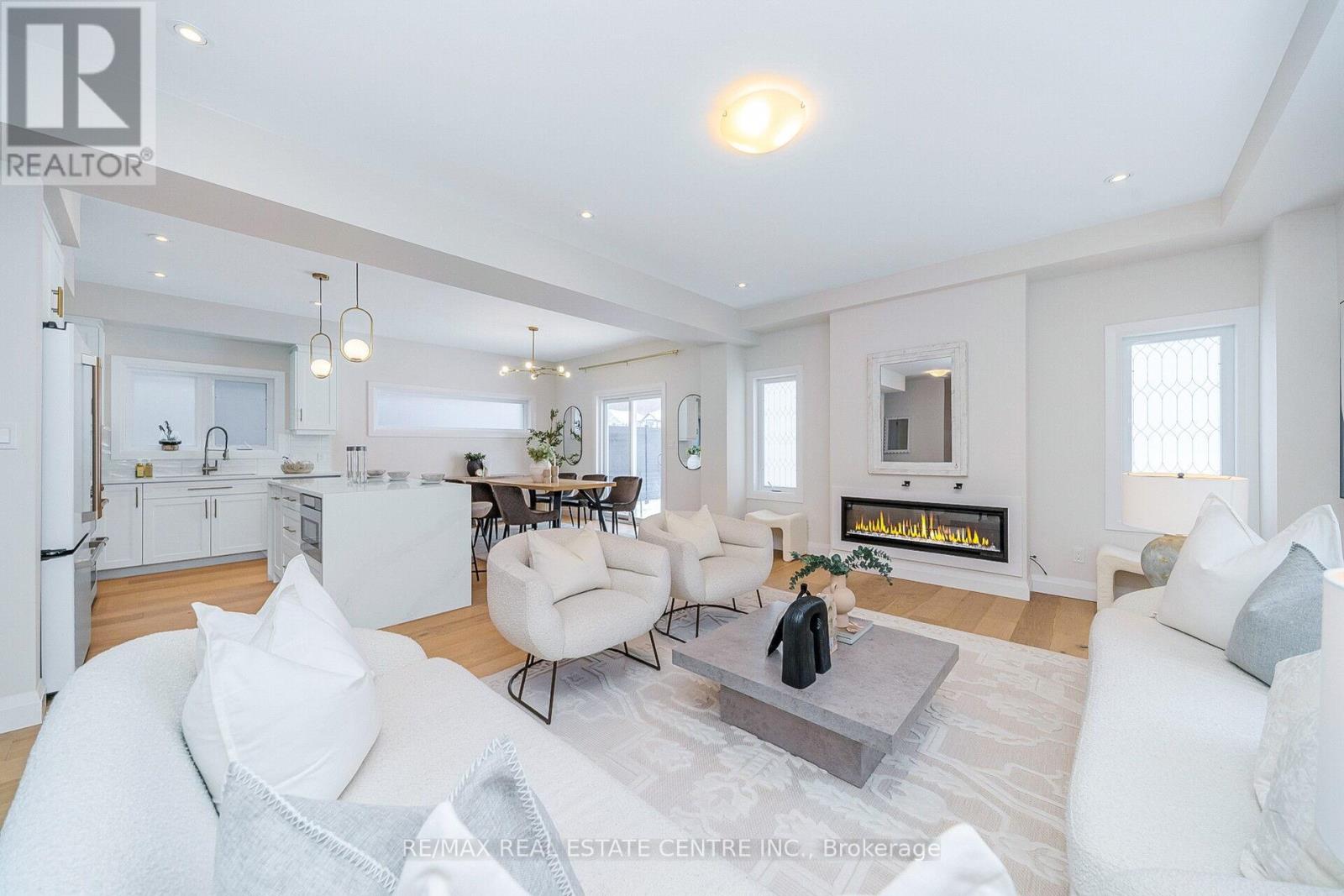 223 Otterbein Road, Kitchener, Ontario  N2B 0A8 - Photo 6 - X12814158