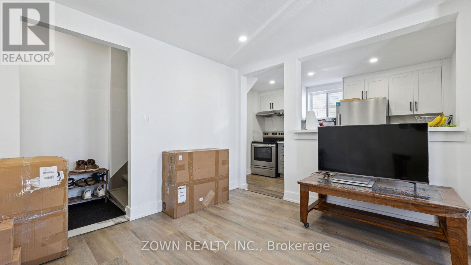 26 Metcalfe Street, Quinte West (Trenton Ward), Ontario  K8V 4C7 - Photo 8 - X12814174