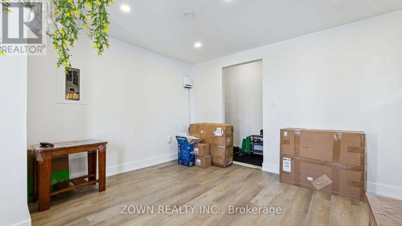 26 Metcalfe Street, Quinte West (Trenton Ward), Ontario  K8V 4C7 - Photo 9 - X12814174