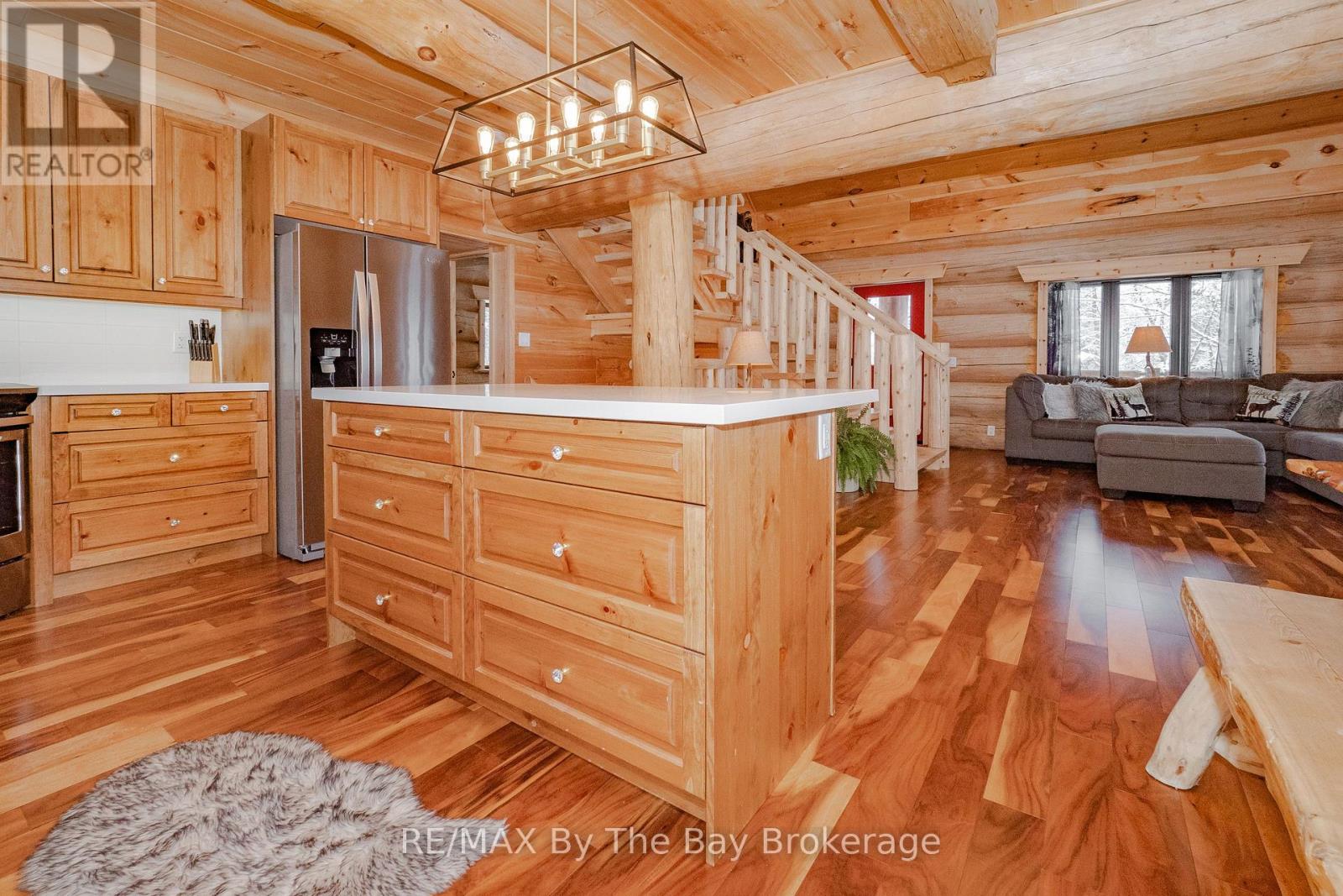 1536 North Portage Road, Lake Of Bays (Franklin), Ontario  P1H 2J6 - Photo 10 - X12814224