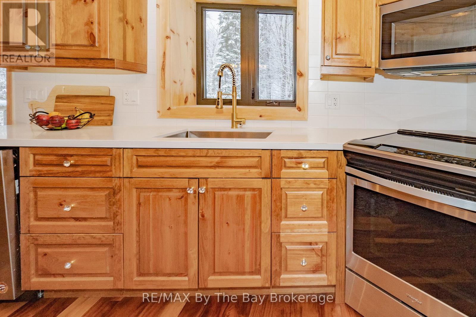 1536 North Portage Road, Lake Of Bays (Franklin), Ontario  P1H 2J6 - Photo 8 - X12814224