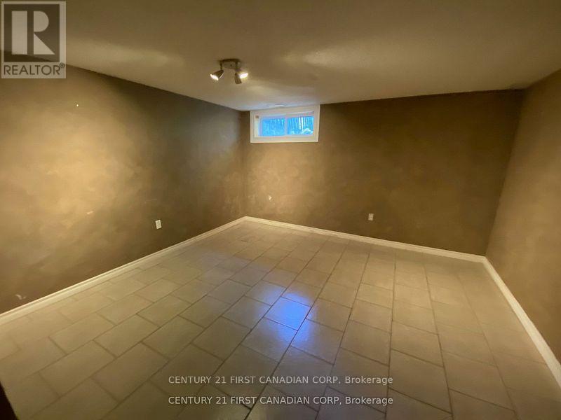 1401 Wonderland Road N, London North, Ontario  N6G 2C2 - Photo 10 - X12814234