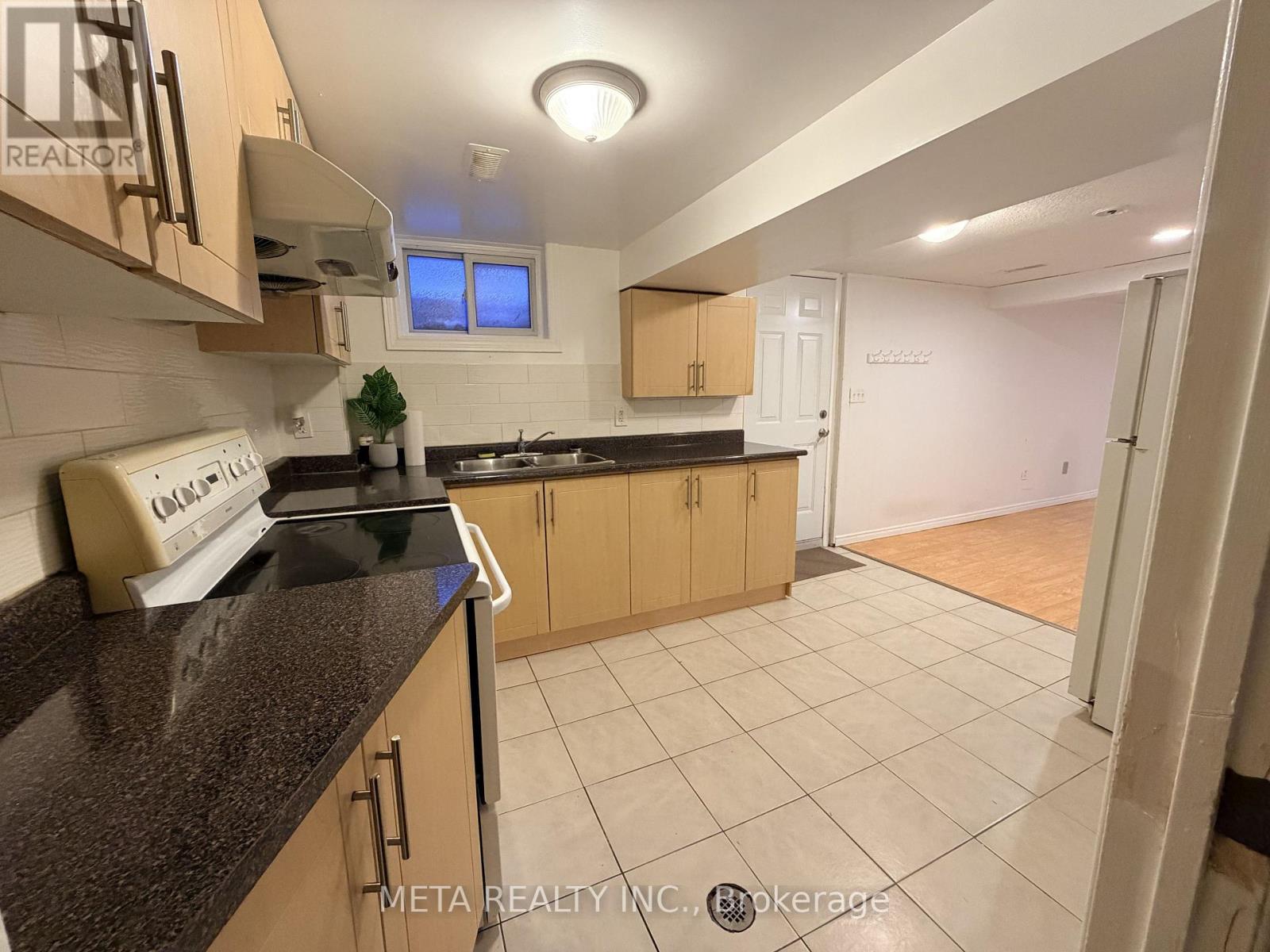 Lower - 313 Rossland Road W, Whitby, Ontario  L1N 3H8 - Photo 4 - E12814226