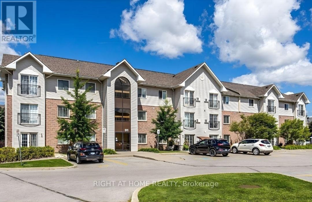 305 - 91 ASPEN SPRINGS DRIVE, Clarington, Ontario