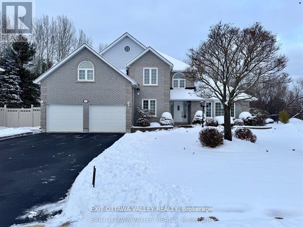 127 OWENS STREET, Pembroke, Ontario