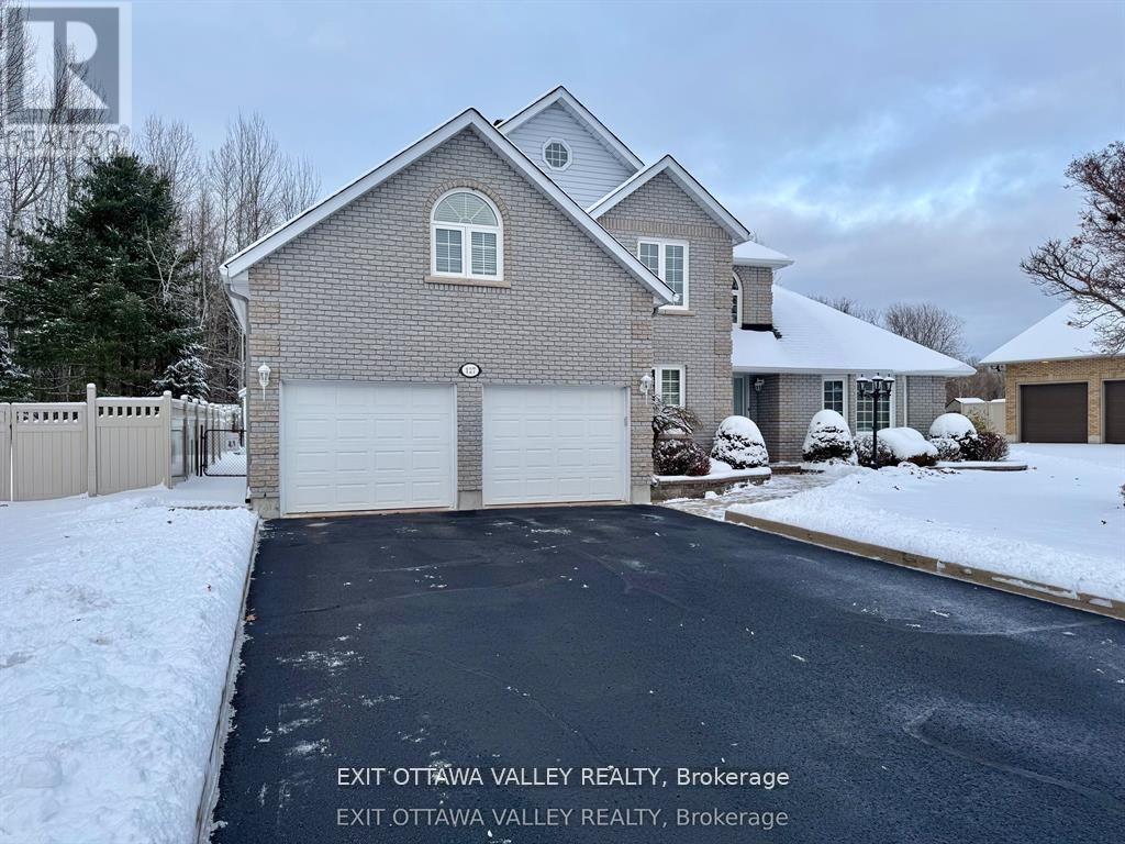 127 Owens Street, Pembroke, Ontario  K8A 8K1 - Photo 2 - X12810194