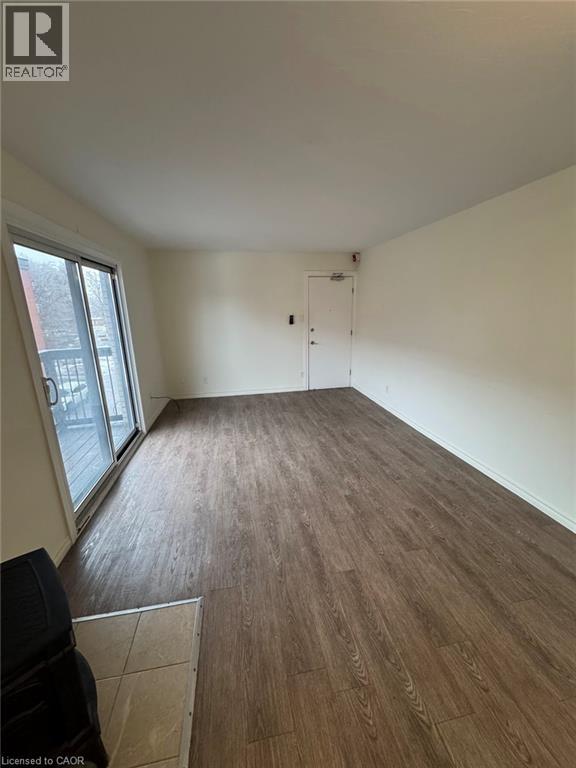 416 Lancaster Street W Unit# 7, Kitchener, Ontario  N2H 4V9 - Photo 2 - 40806753