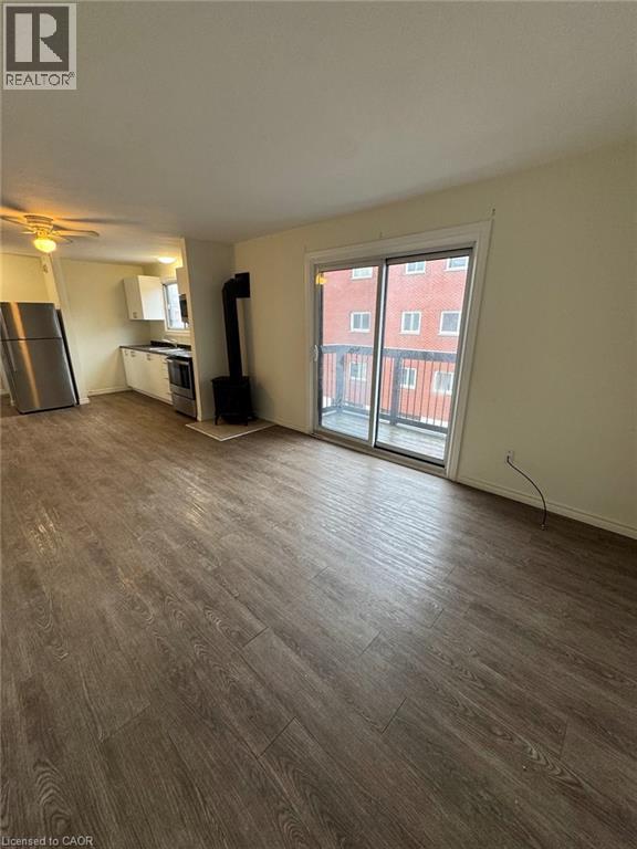 416 Lancaster Street W Unit# 7, Kitchener, Ontario  N2H 4V9 - Photo 3 - 40806753