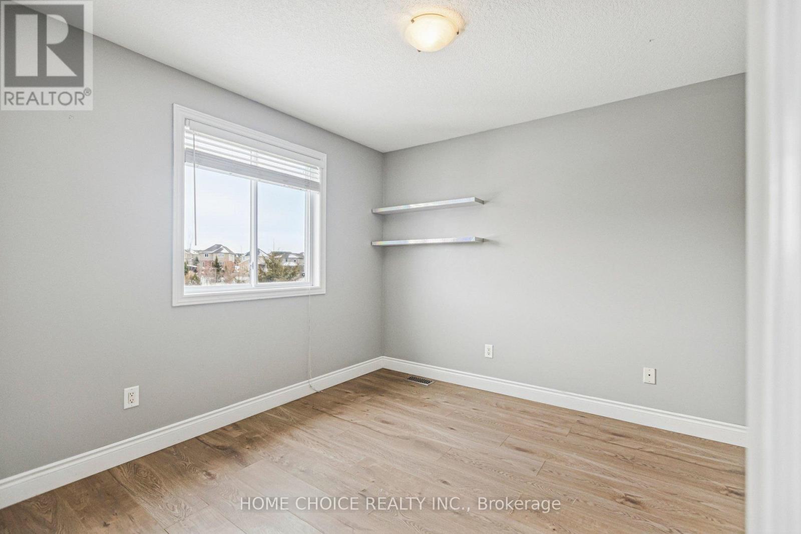 303 Hillcroft Court, Waterloo, Ontario  N2T 2Z9 - Photo 12 - X12814268